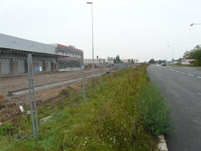 Výstavba monolitického plotu