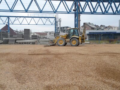 Rozšíření skladových ploch a komunikací v areálu