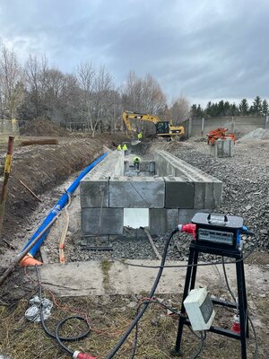 Záchytná jímka a parschaluv žlab