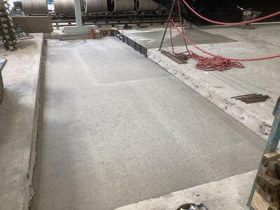 Výrobní haly  - železobetonové monolity pro výrobní technologie