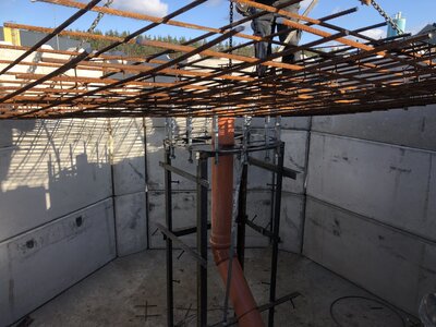 Zkušební centrum - středový železobetonový monolit