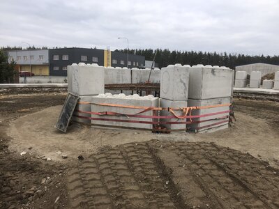 Zkušební centrum - středový železobetonový monolit