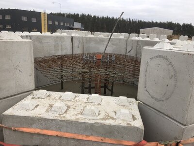 Zkušební centrum - středový železobetonový monolit