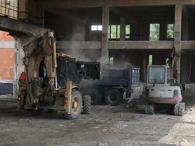 Demolice starého areálu