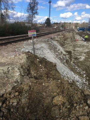 Opěrná zeď kolem elektrárenské vlečky v délce 180m