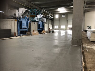 Železobetonové kryty  v hale