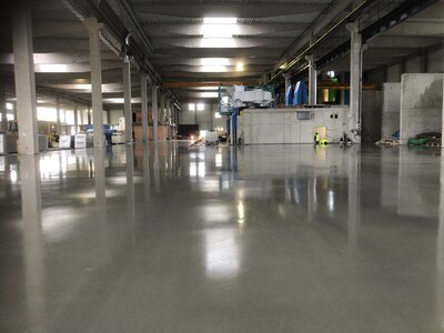 Železobetonové kryty  v hale