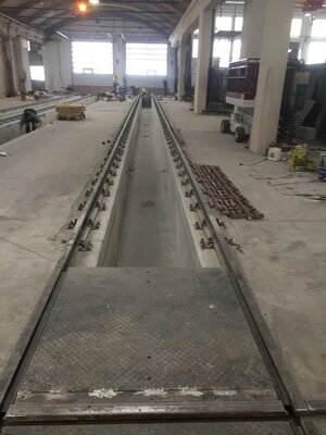 Monolitické železobetonové kryty a montážní jámy