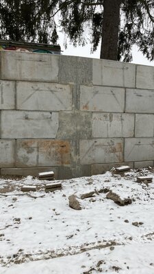 Spoj opěrných zdí