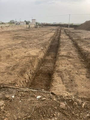 Silážní žlab - výkop základového pasu