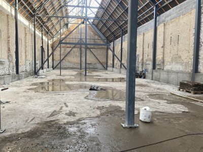 Stodoly - rekonstrukce - sokly, podlahy